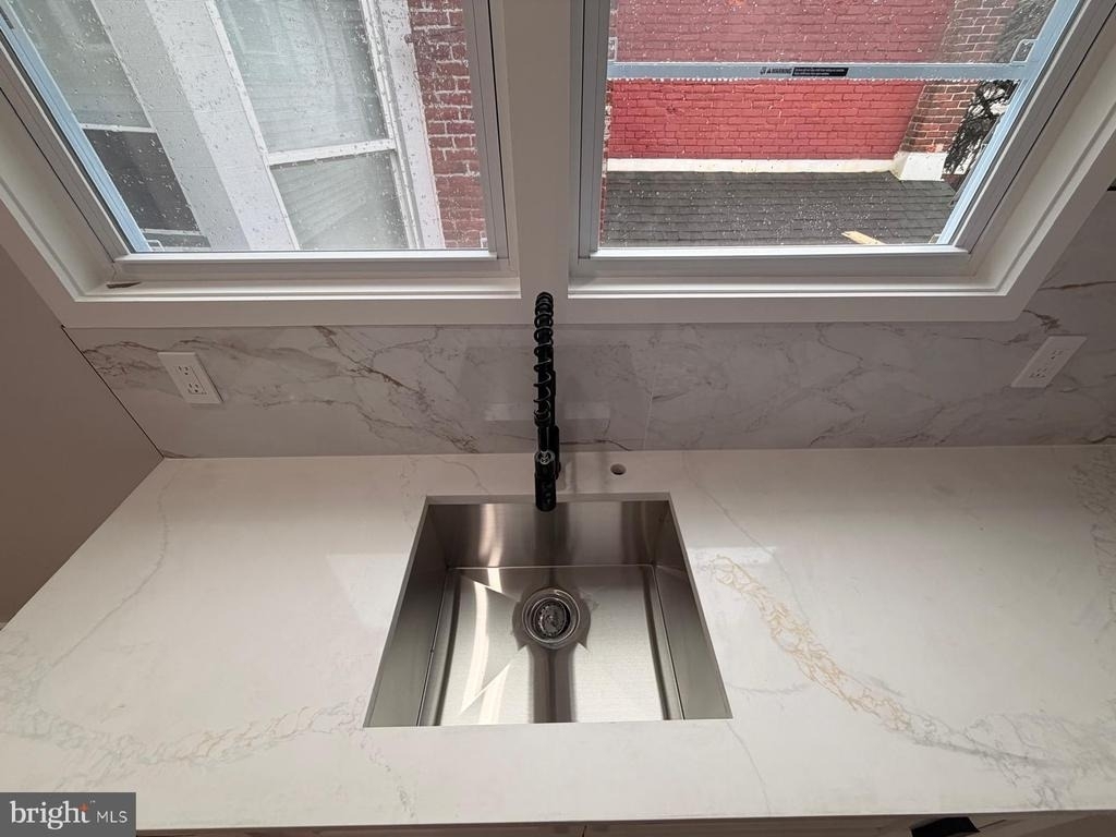 230 N 9th Street - Photo 3