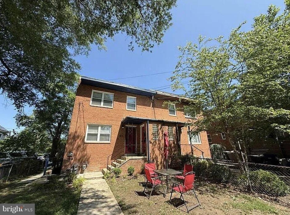 866 Bellevue Street Se - Photo 0
