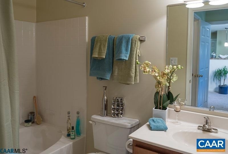 200 Lake Club Ct - Photo 2