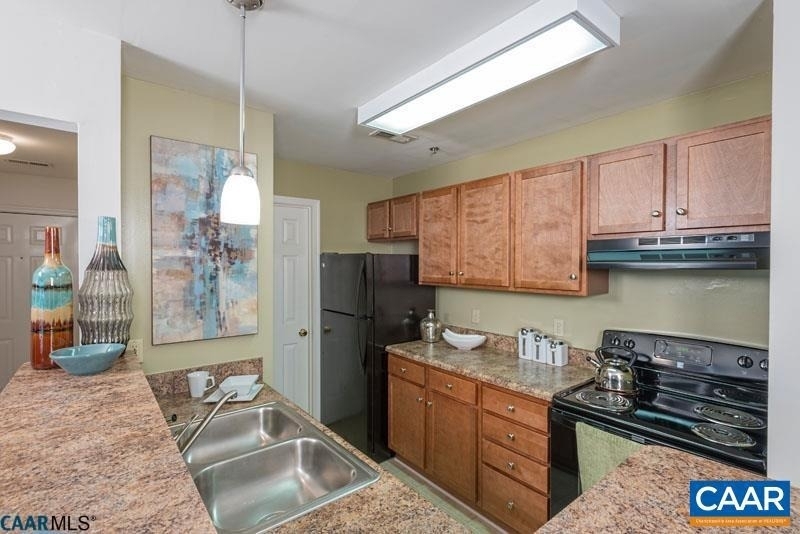 200 Lake Club Ct - Photo 0
