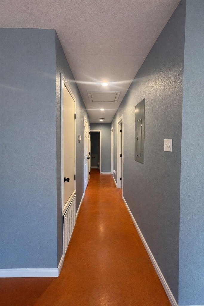 1403 Strickland St - Photo 4