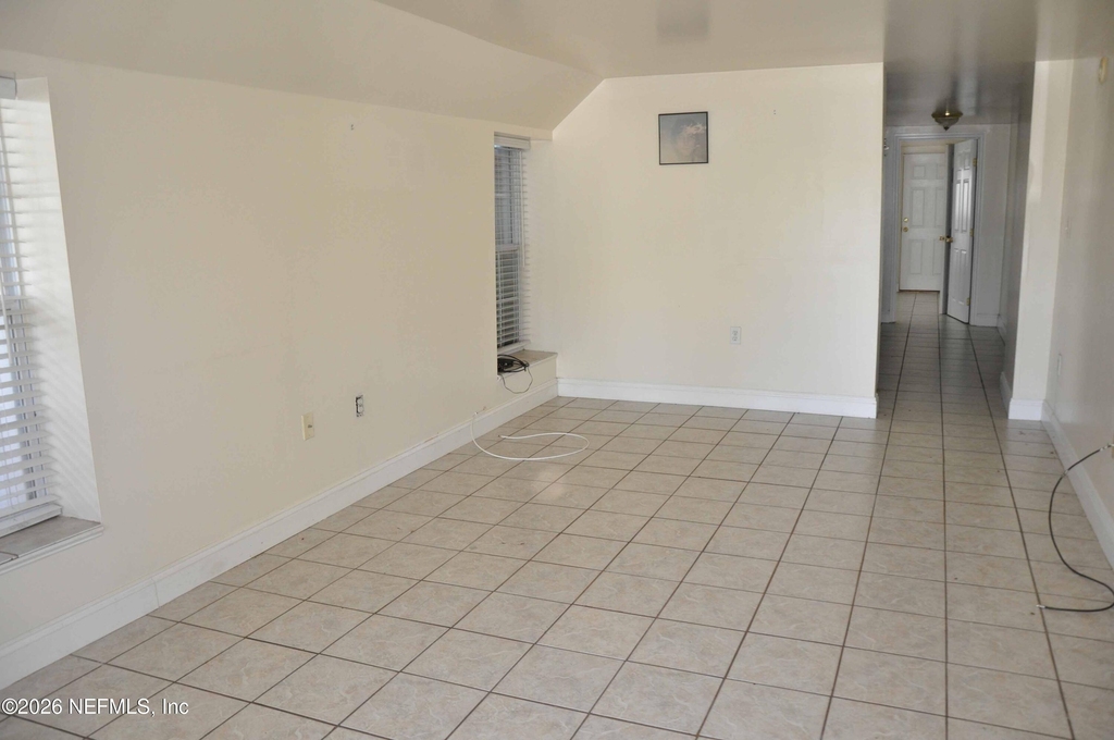 127 7th Avenue N - Photo 2