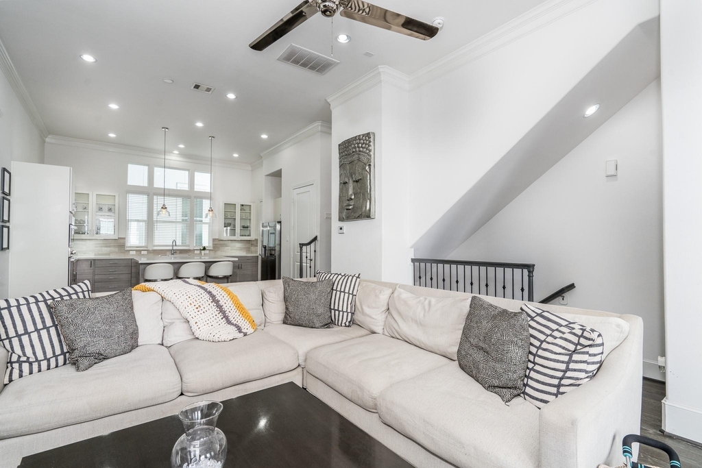 2312 Hutchins Street - Photo 10