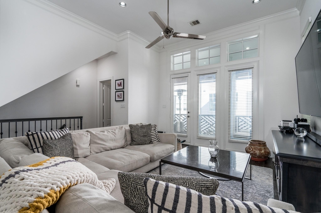 2312 Hutchins Street - Photo 11