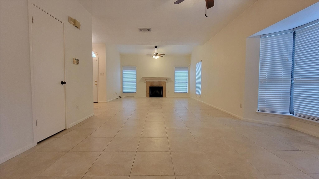 800 Country Place Drive - Photo 3