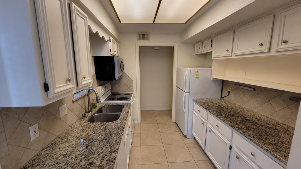800 Country Place Drive - Photo 6