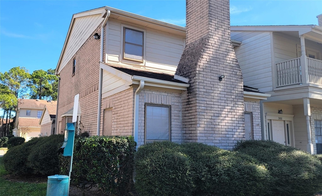 800 Country Place Drive - Photo 1