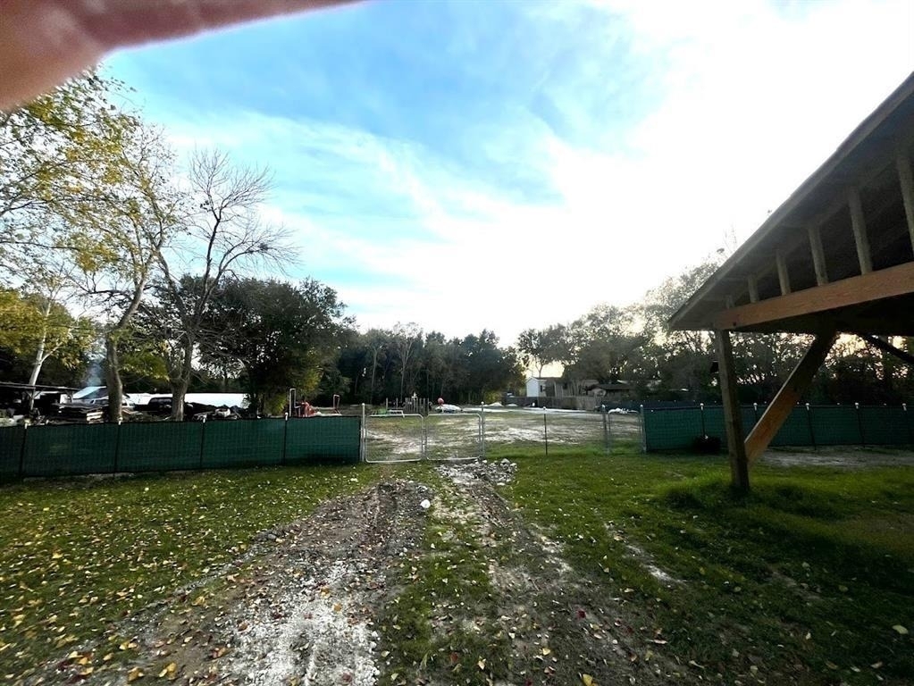 17619 Lewis Dr - Photo 3