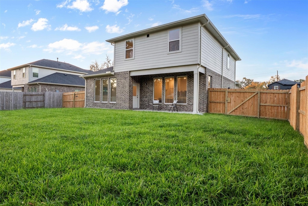 403 Magnolia Street - Photo 1
