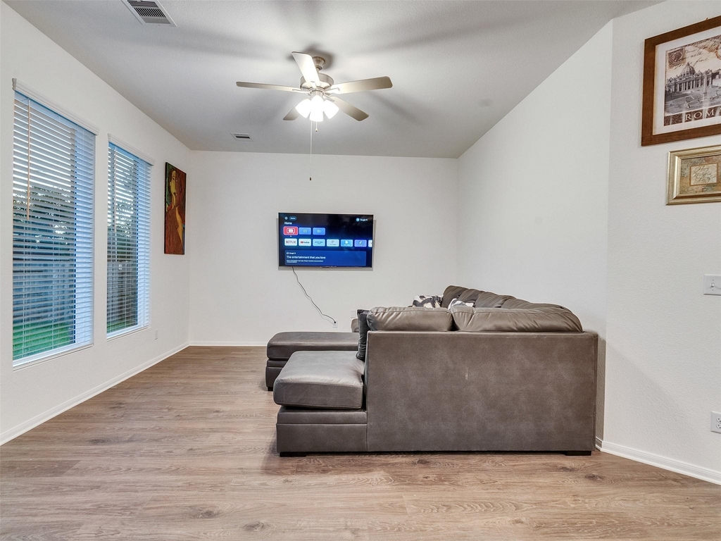 403 Magnolia Street - Photo 4