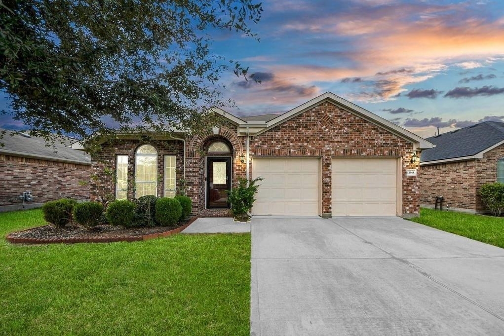 13918 Goodridge Drive - Photo 0