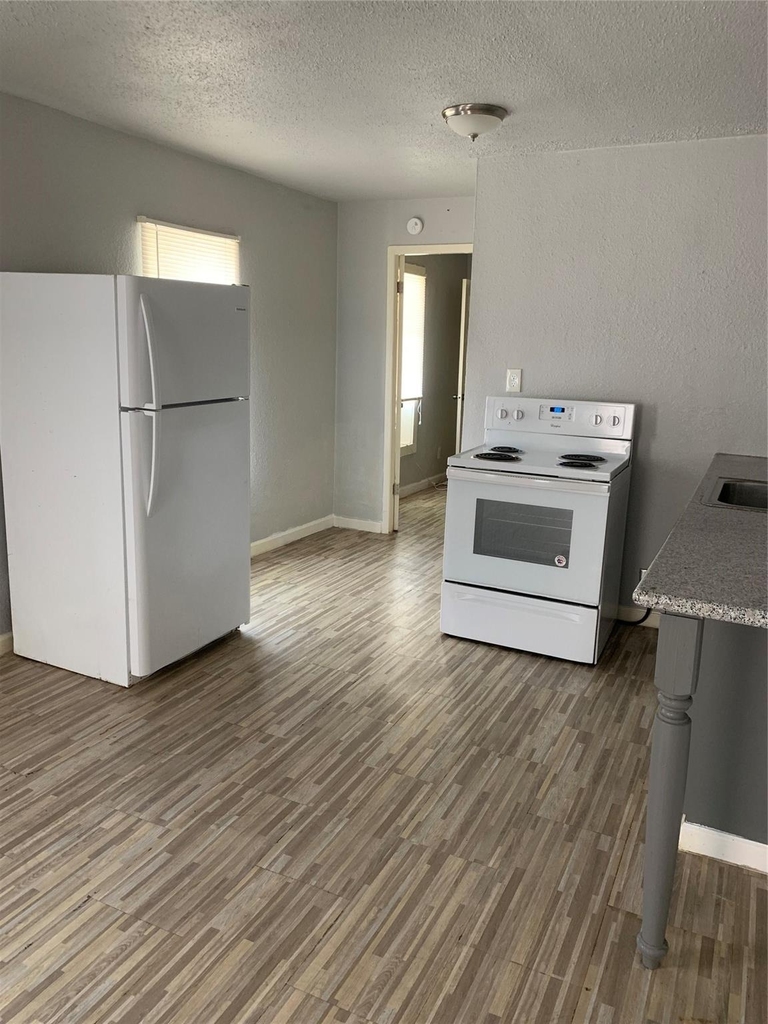 3116 Avenue L - Photo 4