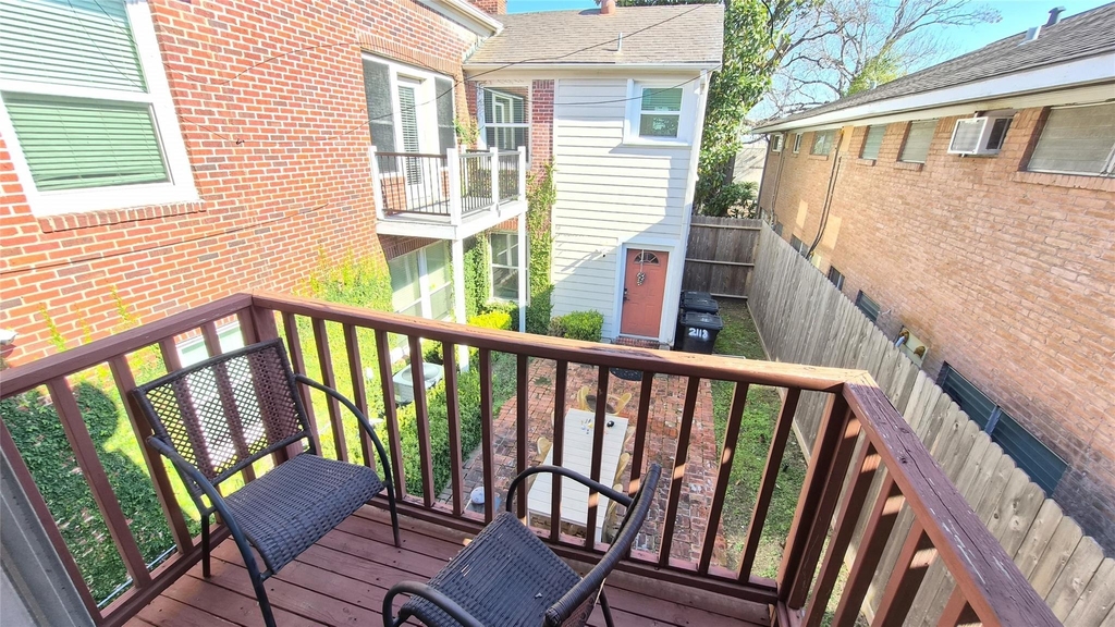 2118 Oakdale Street - Photo 9