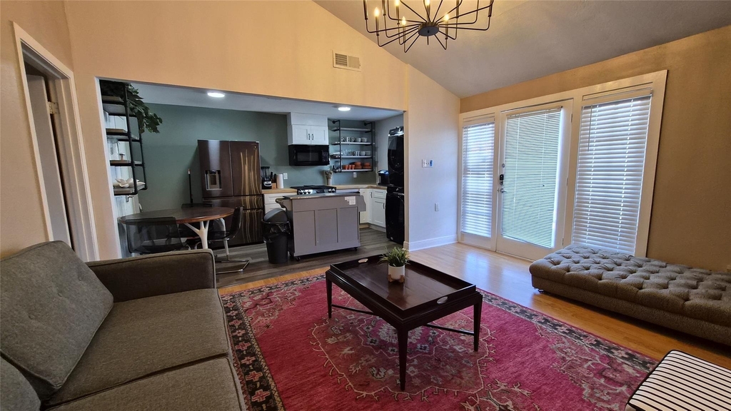 2118 Oakdale Street - Photo 0