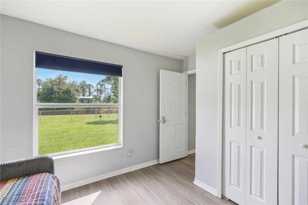 940 Belmont Street E - Photo 35