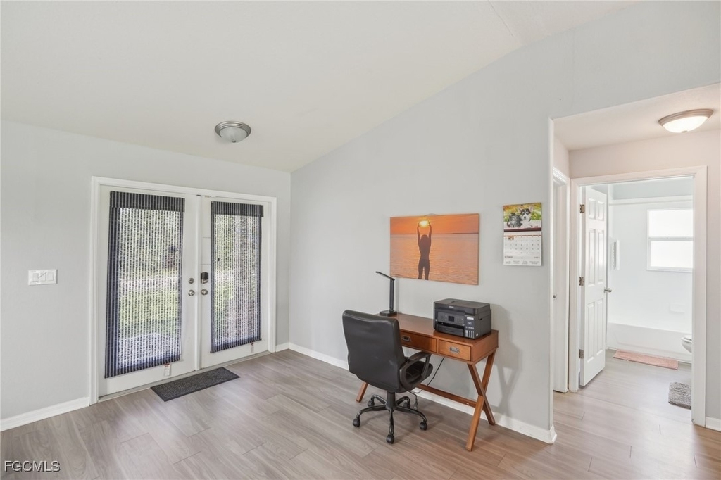 940 Belmont Street E - Photo 23