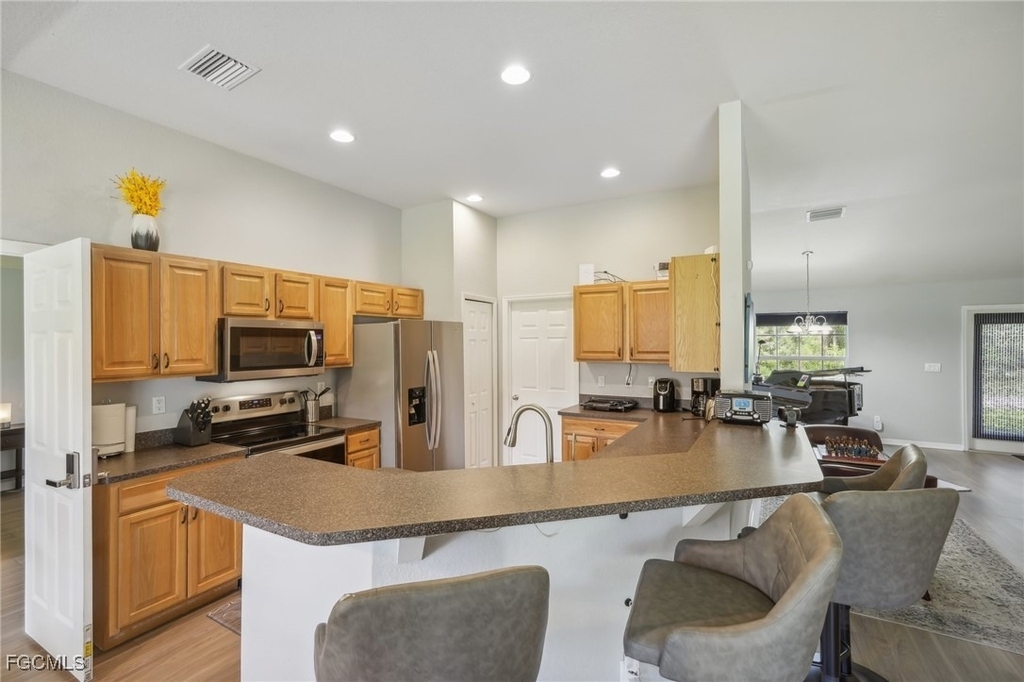940 Belmont Street E - Photo 18