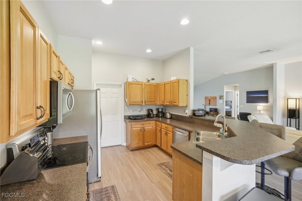 940 Belmont Street E - Photo 19