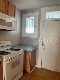 912 E Saint Clair Street - Photo 1