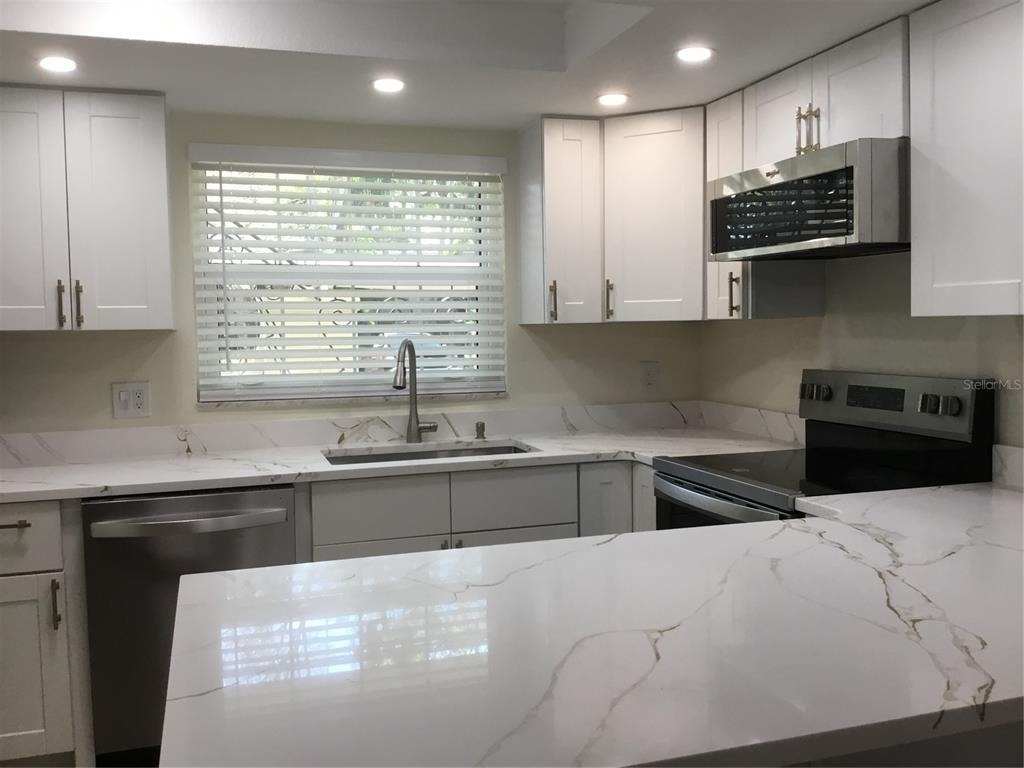 44 Country Club Drive - Photo 4