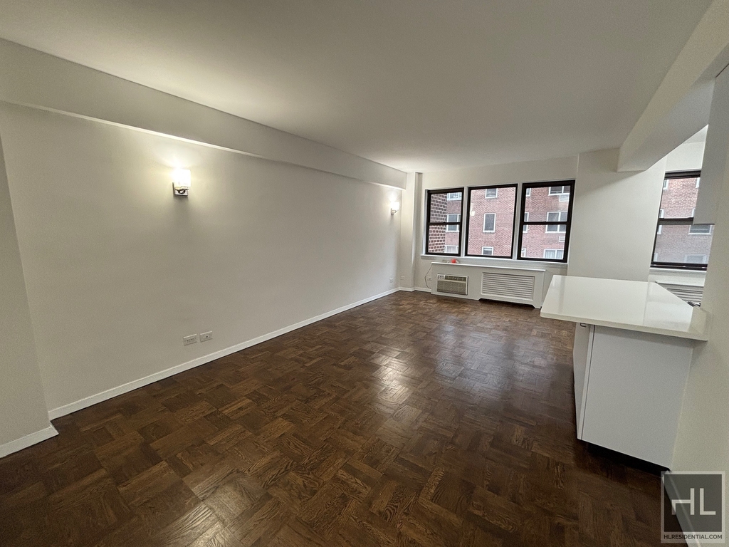 Beekman Place - Photo 2