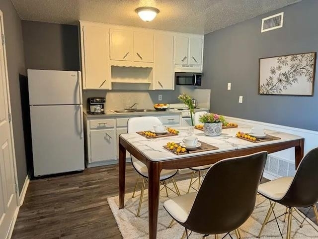 614 Stringer Street - Photo 2