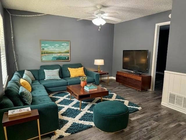614 Stringer Street - Photo 1
