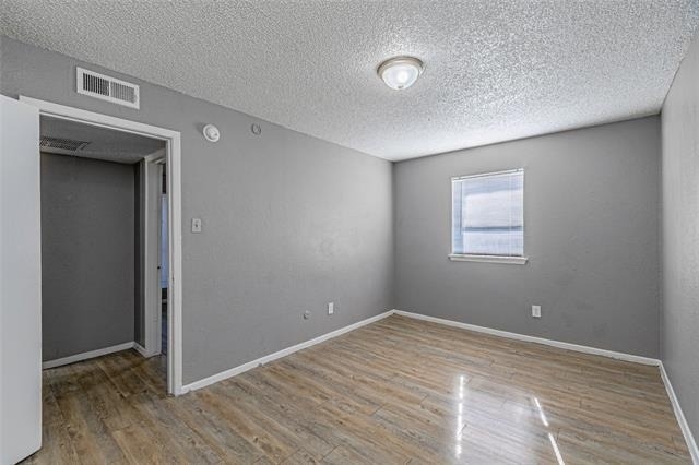 2900 South Freeway - Photo 0