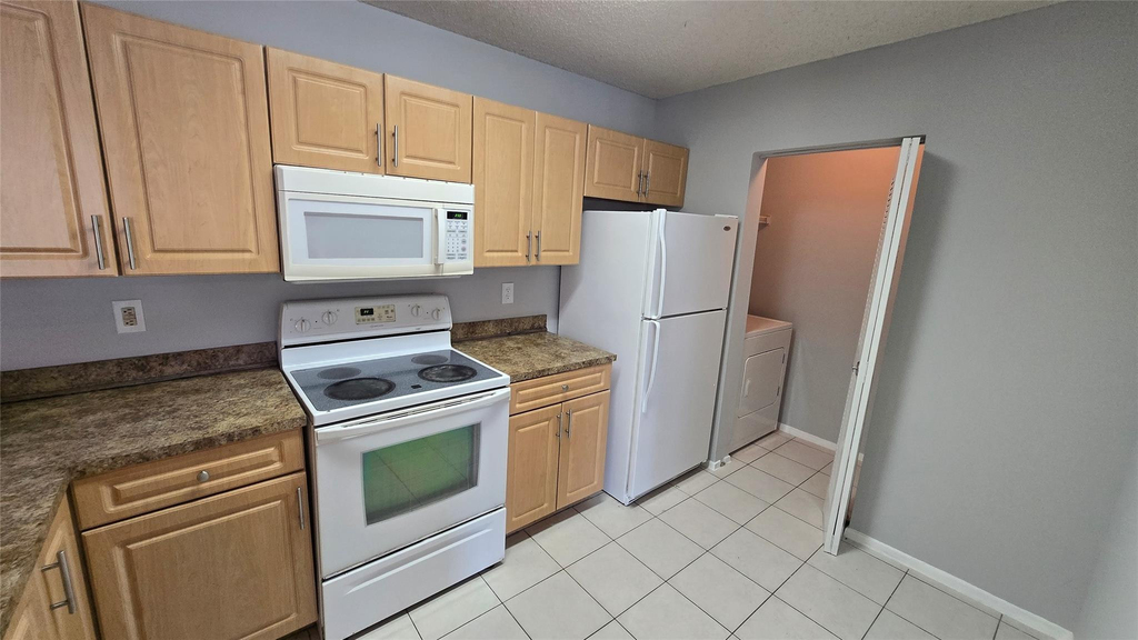 11205 W Atlantic Boulevard - Photo 2