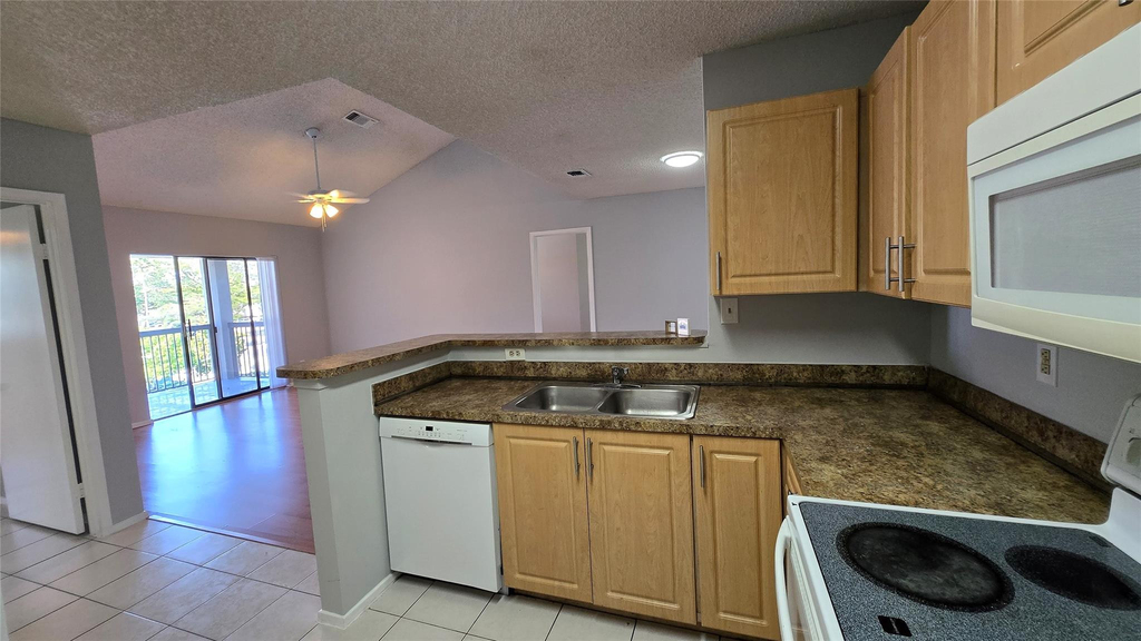 11205 W Atlantic Boulevard - Photo 4