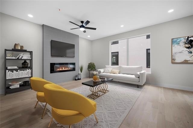 1512 Seegar Street - Photo 2