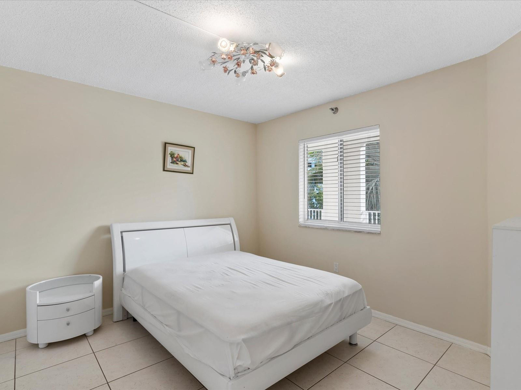 18260 N Bay Road - Photo 28
