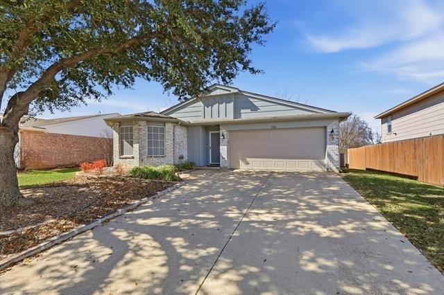 7733 Liz Lane - Photo 0