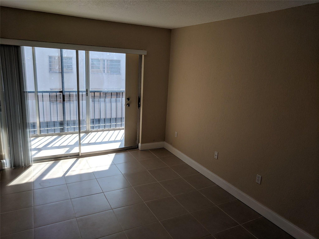 1250 Ne 125th Street - Photo 4