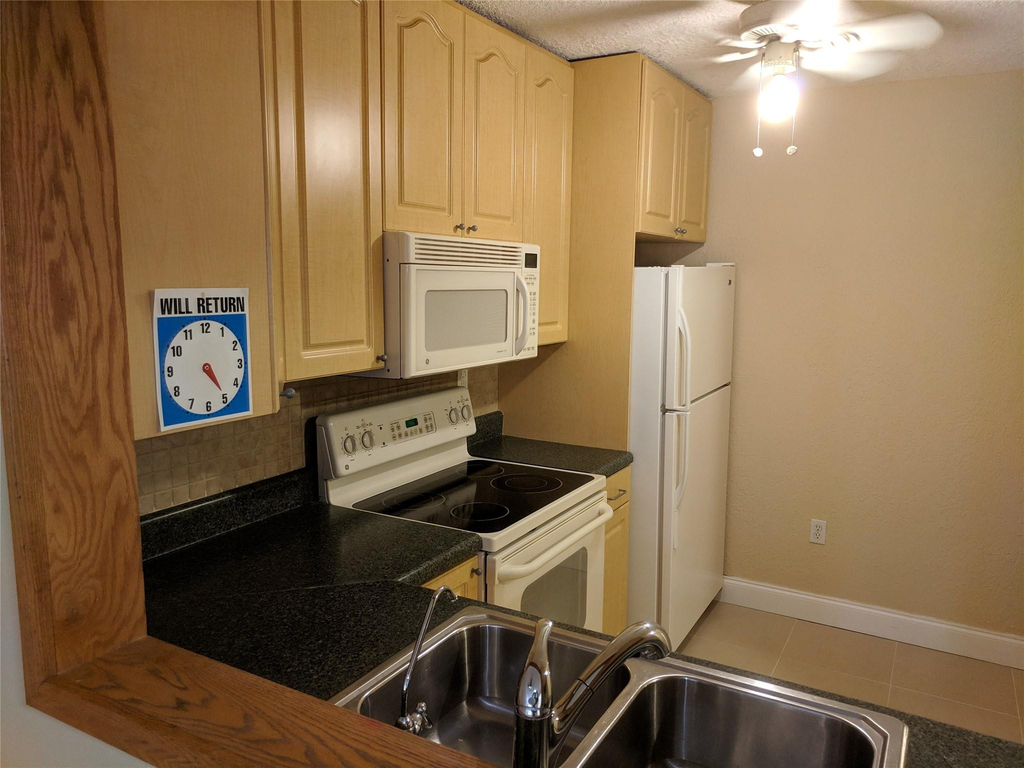 1250 Ne 125th Street - Photo 20