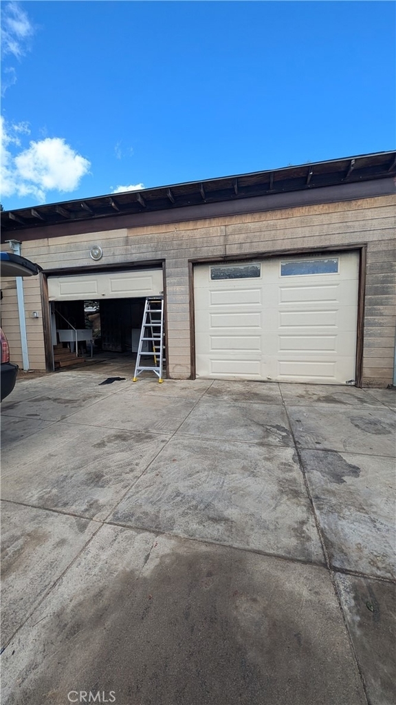 546 Griswold Avenue - Photo 39