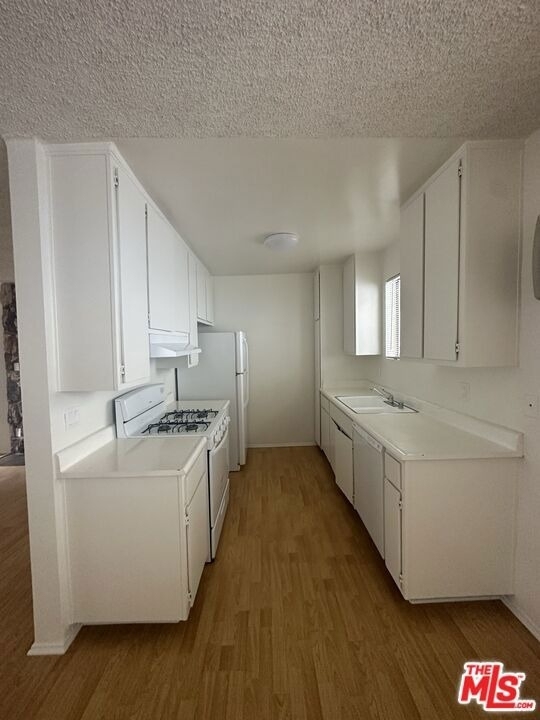 11525 Rochester Avenue - Photo 5