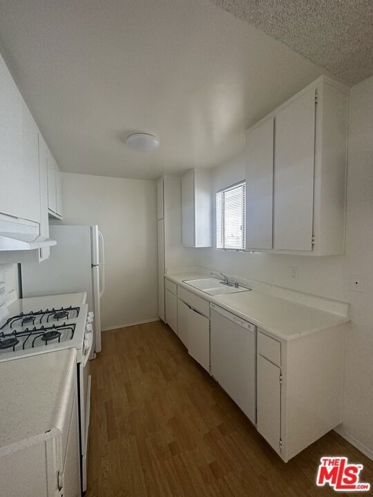 11525 Rochester Avenue - Photo 9