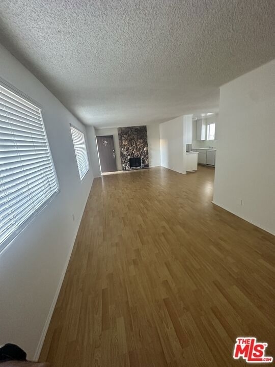 11525 Rochester Avenue - Photo 6