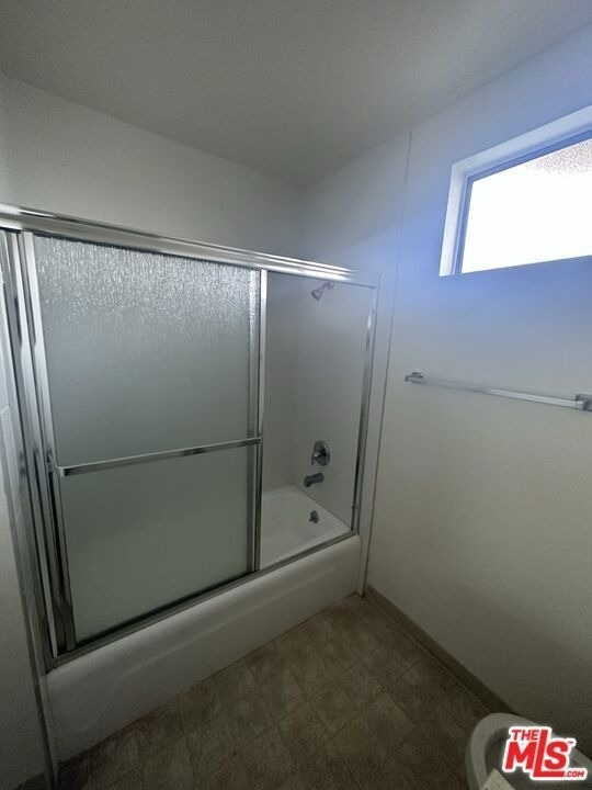 11525 Rochester Avenue - Photo 10