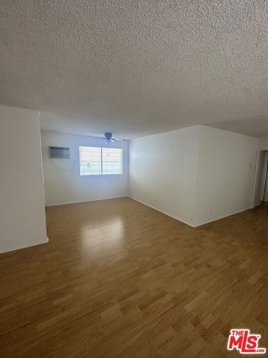11525 Rochester Avenue - Photo 3