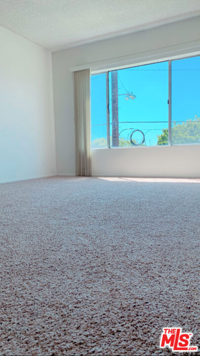11081 Rose Avenue - Photo 9
