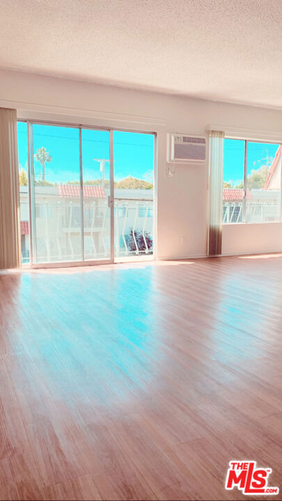 11081 Rose Avenue - Photo 2