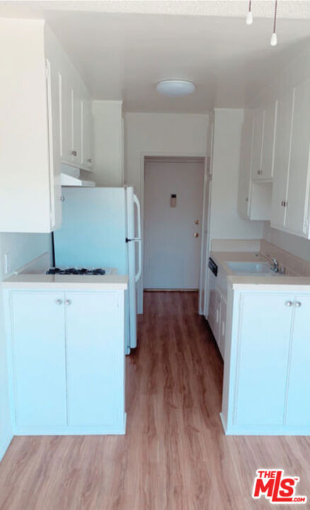 11081 Rose Avenue - Photo 1