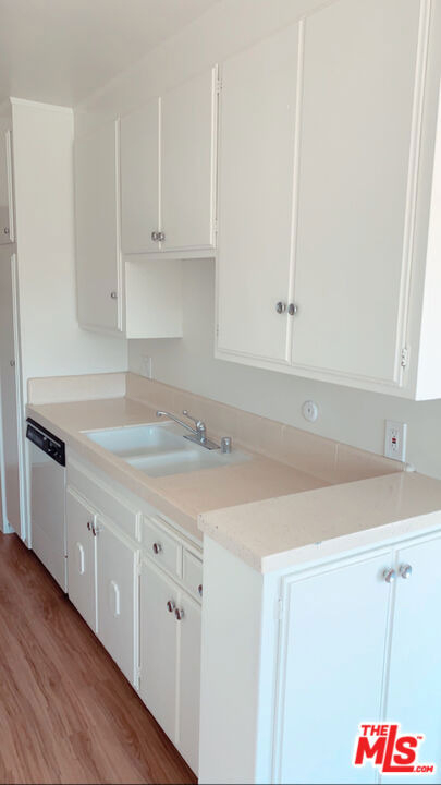 11081 Rose Avenue - Photo 4