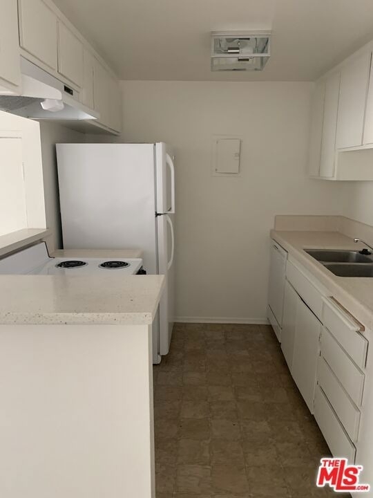 1820 S Bentley Avenue - Photo 4