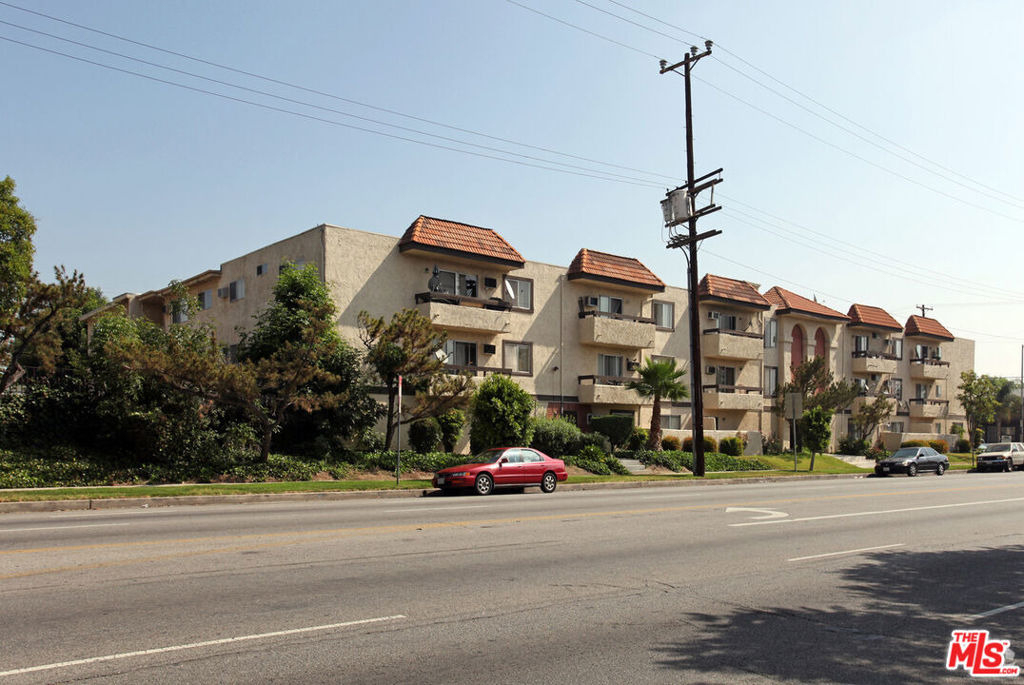 18101 Roscoe Boulevard - Photo 0