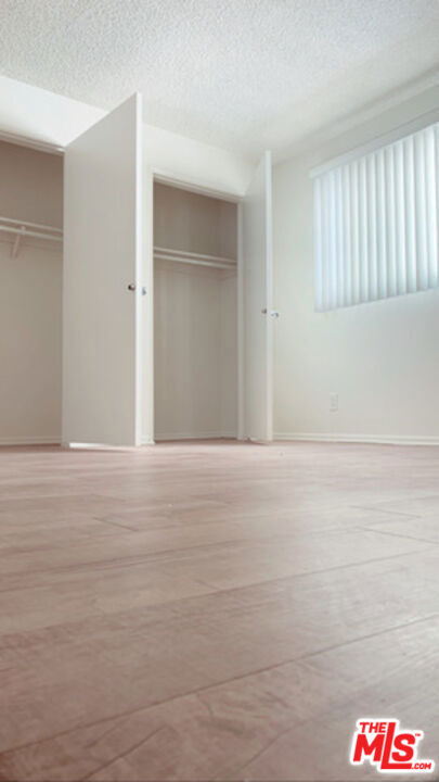 518 Raymond Avenue - Photo 2