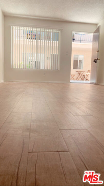 518 Raymond Avenue - Photo 4