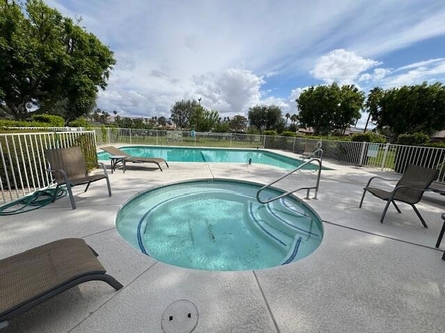 118 Racquet Club Drive S - Photo 3